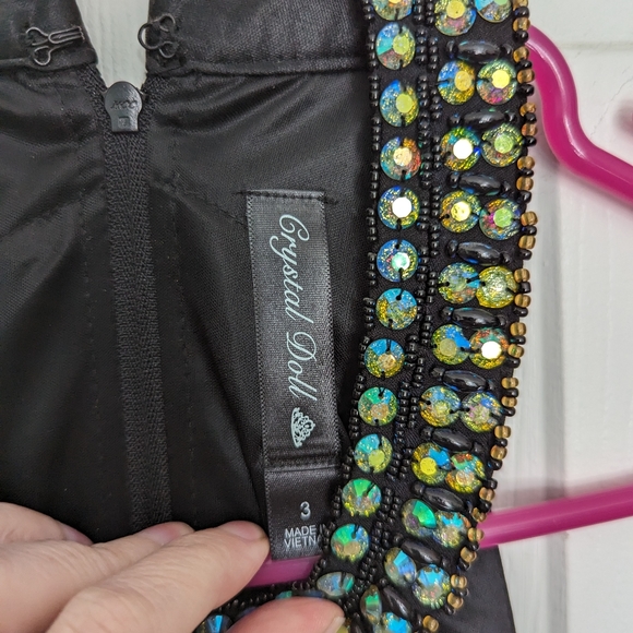 Women's Crystal Halter Top & Skirt 2 Piece Set - Size 3 - Picture 5 of 7